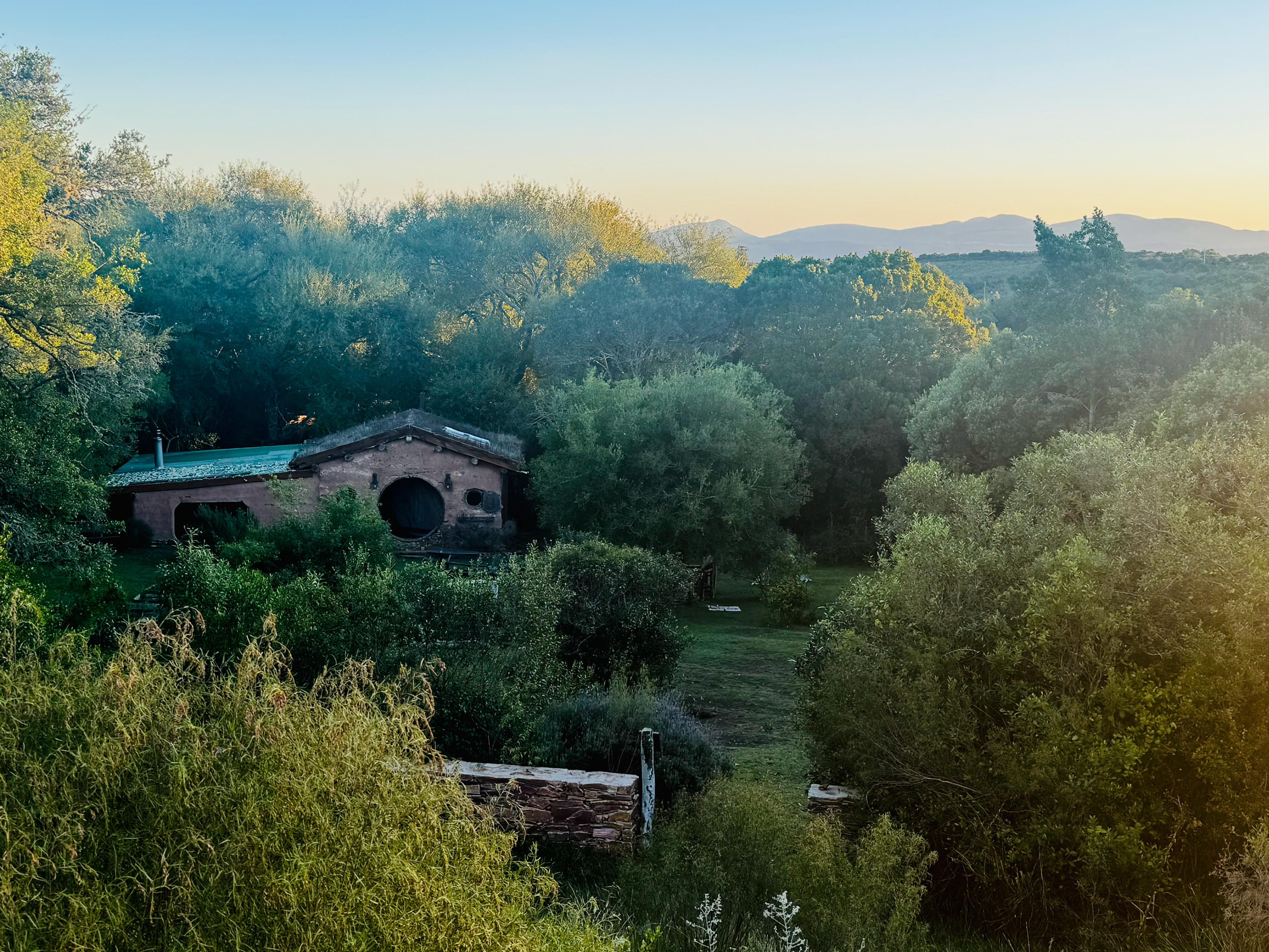 Casa Hobbit entre la naturaleza de Sierra de las Ánimas